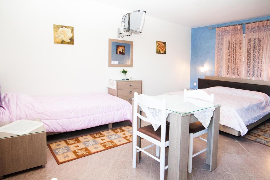 Maria'S Studios Миртеа Экстерьер фото